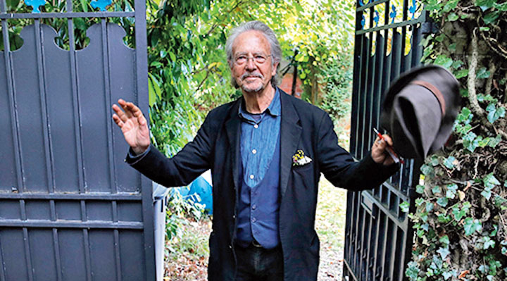 Peter Handke chez lui à Chaville, près de Paris, le 10 octobre 2019.